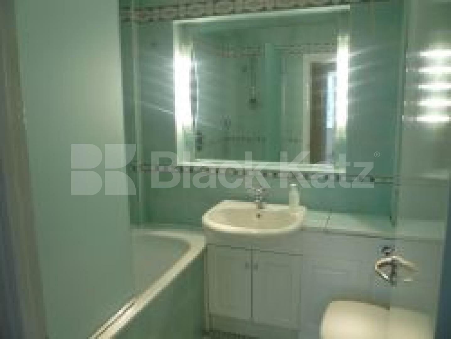 			2 Bedroom, 1 bath, 1 reception Flat			 Lyttleton Road, EAST FINCHLEY